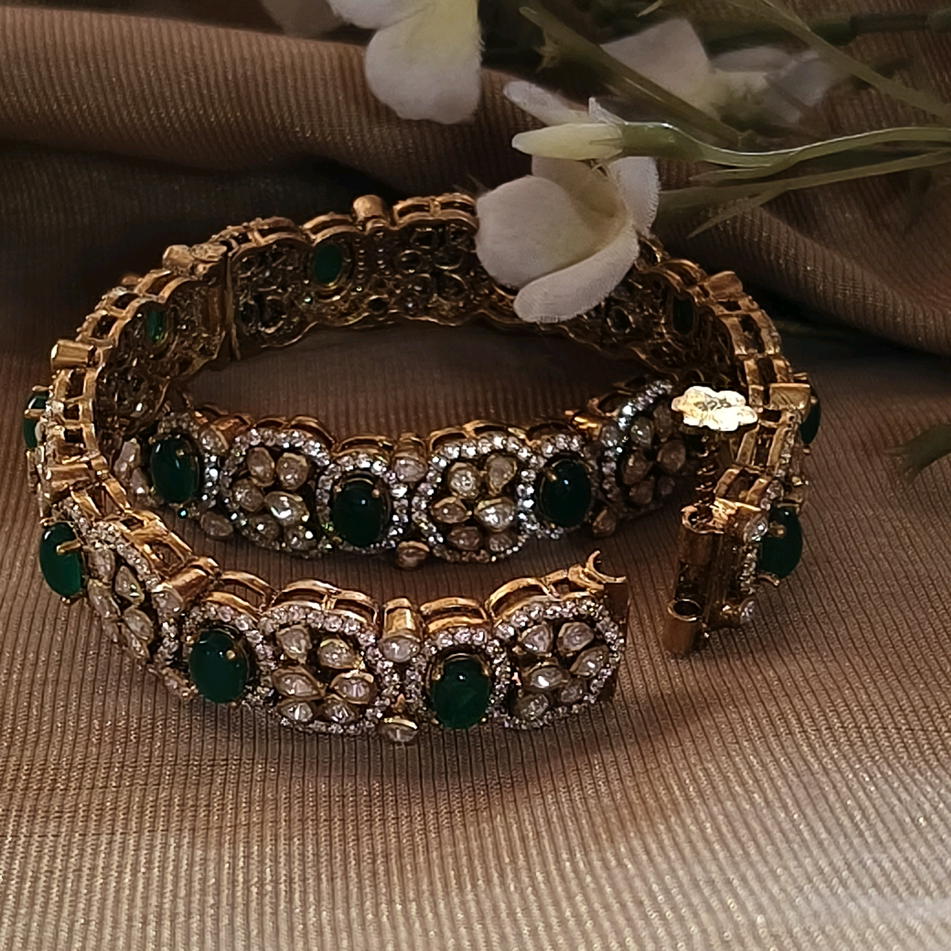 Nayaab Moissanite Emerald Kada